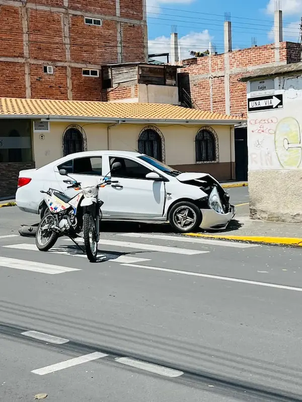 Accidente de tránsito en las calles Junín y Loja