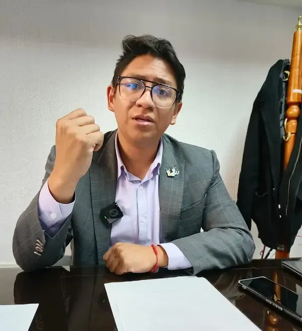 Alejandro Piedra, síndico de Prefectura de Chimborazo renunció y denunció conflictos internos. 