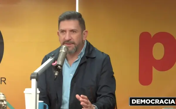 Álvaro Rosero renuncia a su cargo como ministro de Gobierno