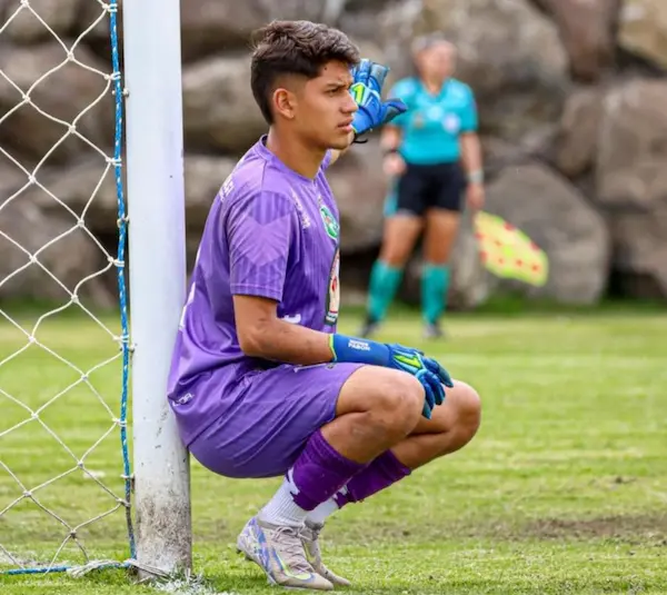 Arquero riobambeño destaca en formativas de Mushuc Runa.