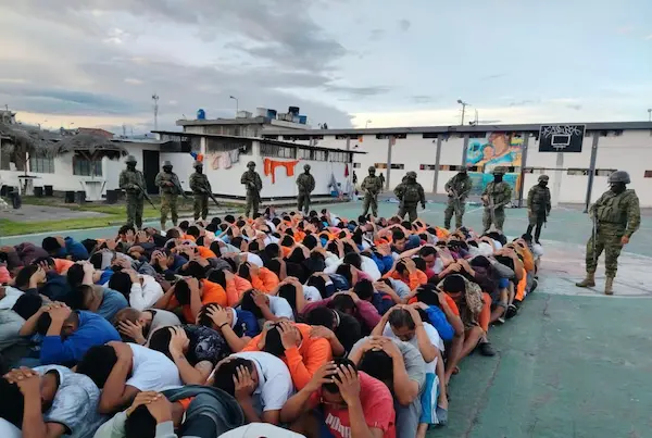 Mientras se realizaba la inspección los privados de la libertad fueron colocados en los patios