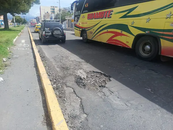 Baches reaparecen en la Av. Canónigo Ramos y otras calles intervenidas