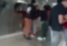 Mujer estaría robando a jovenes en Riobamba