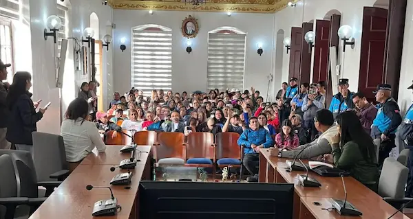 En Riobamba comerciantes exigen control a la informalidad