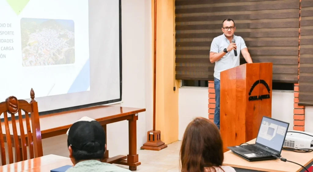 Gualaquiza avanza en la planificación de transporte seguro.