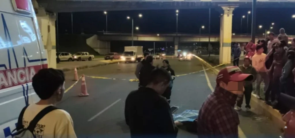 Hombre muere atropellado frente al mercado en Latacunga.