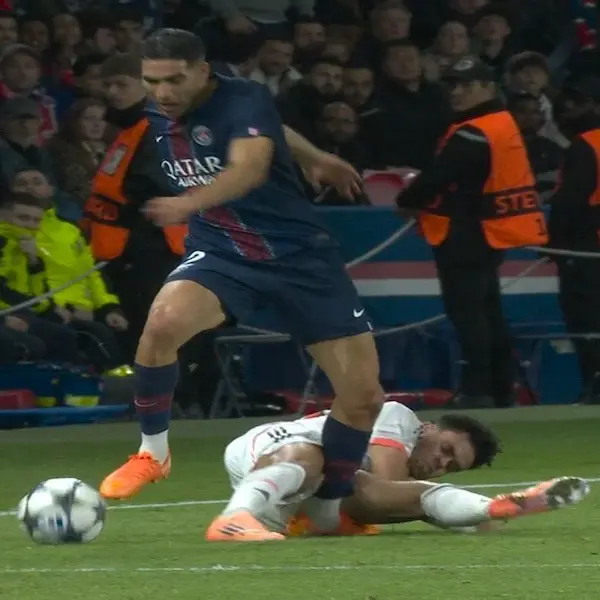 Expulsión de Luis Díaz en el PSG vs Bayern Múnich.