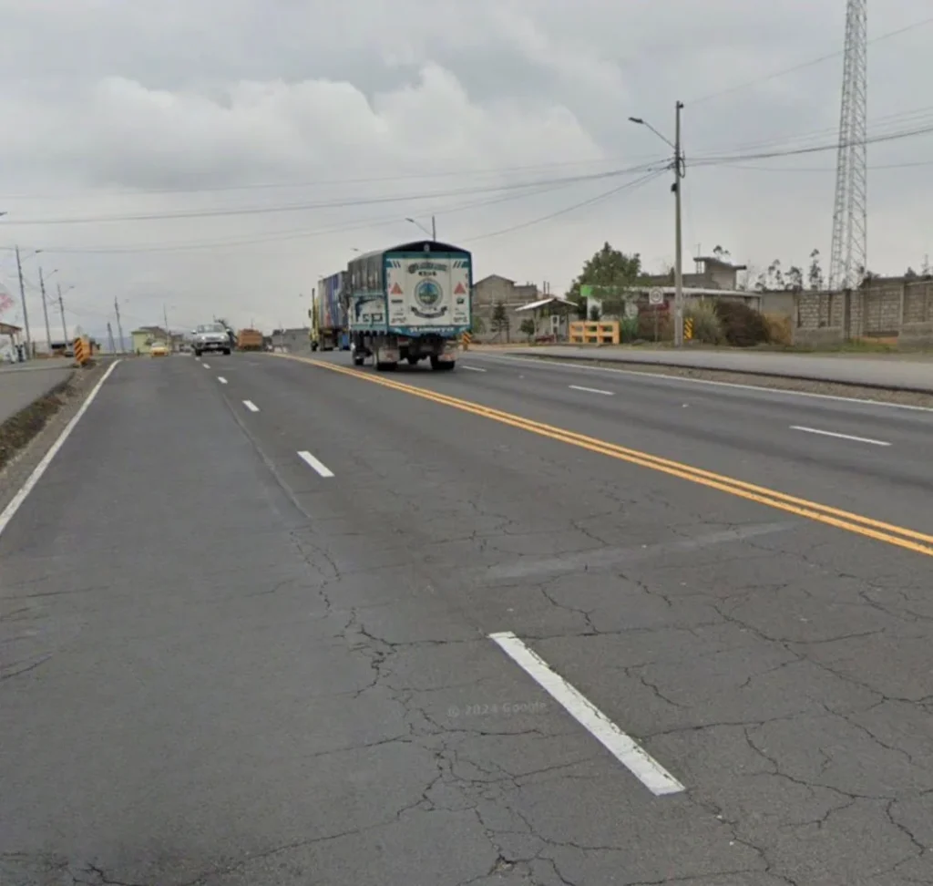 MIT anuncia que el tramo Yambo Ambato tendrá 6 carriles.