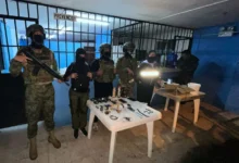 Militares decomisan celulares y armas en cárcel de Morona.