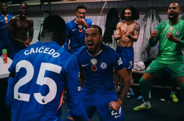 Moisés Caicedo el mejor de la fecha 10 de la Premier League.