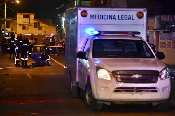 Personal y vehículo de Medicina Legal tuvieron un arduo trabajo en este caso