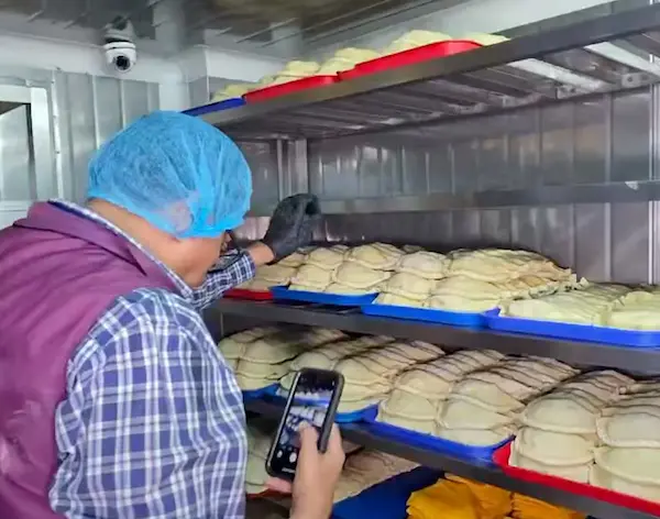 Arcsa clausura fábrica de empanadas hechas entre ratas y cucarachas