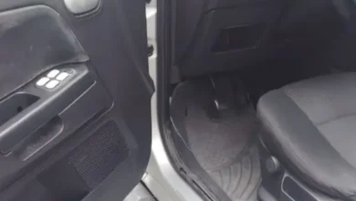 Roban billetera del interior de un vehículo en Riobamba