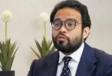 Édgar Lama deja la presidencia del IESS en pleno escándalo de contratos y glosas