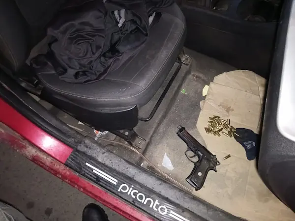 Ejército decomisa armas y municiones en Chimborazo y Bolívar