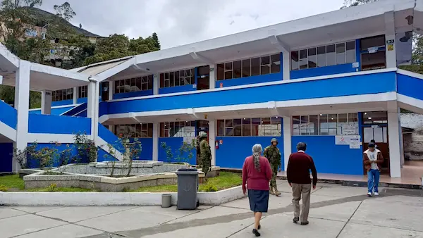 Unidad educativa ciudad de Alausí, con normalidad