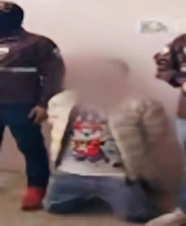 Byron Rolando A. A., de 43 años, con elementos de la Policía Nacional