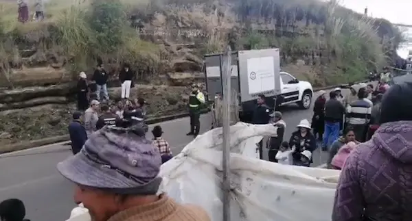 Motociclista muere tras ser atropellado por un carro que huyó