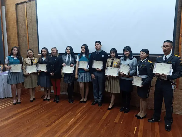 Día Internacional de la Violencia contra la Mujer: se realizó Concurso de Oratoria en Riobamba