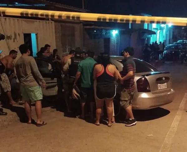 Hombre muerto a tiros cuando ingresaba carro a su casa