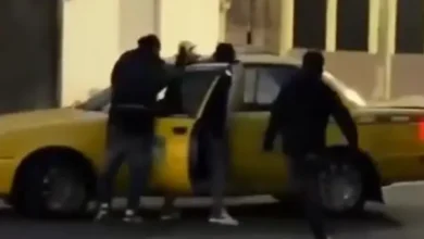 Sujetos apuñalan a un taxista tras causar un choque