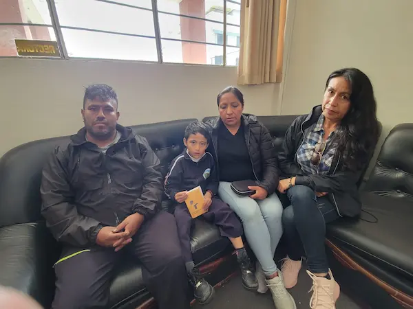 Luis, David, Nancy y Jenny Arias, coordinadora del Instituto de Sordos de Chimborazo