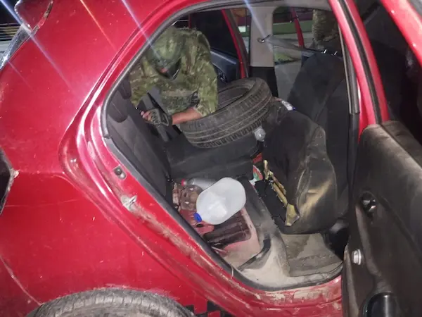 Los Héroes de la Patria revisaron de manera minuciosa los vehículos