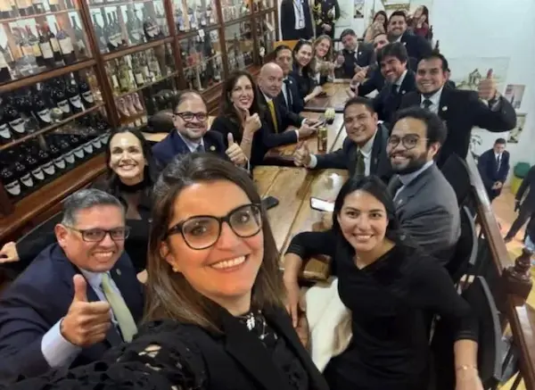 Ministros de Noboa ponen a disposición su cargo tras derrota en la Consulta Popular