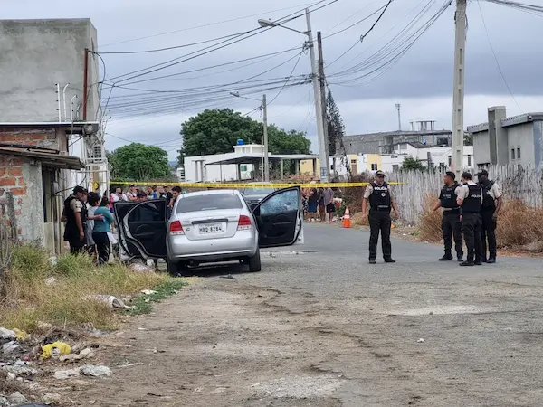 Padre y sus 2 hijos baleados sin piedad por sicarios