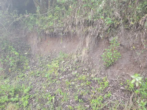 Según las creencias populares, la montaña encierra enigmas que la mente no puede entender, por ello hay que respetarla y venerarla