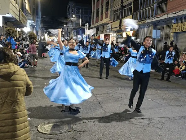 Riobamba vive sus Fiestas de Noviembre 2025 con baile, música y luces
