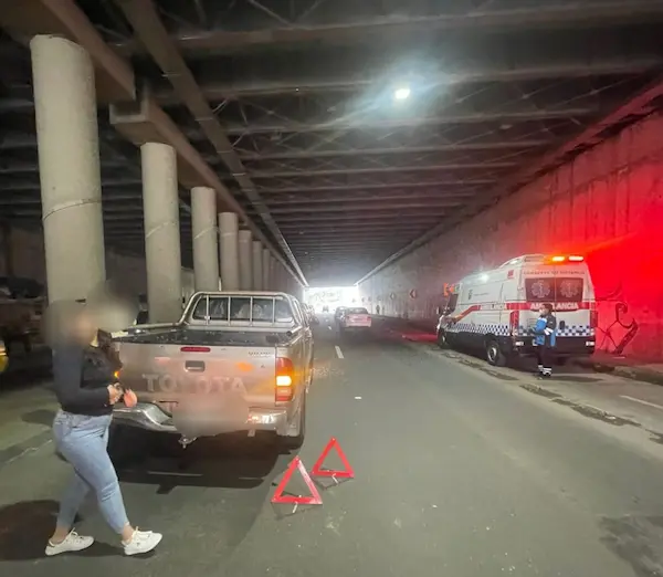 Triple choque en la Av. de la República en Riobamba