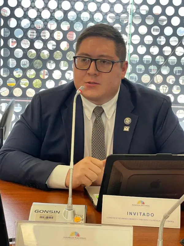 Erick Paul Mejía es el nuevo interventor de la Federación Deportiva de Chimborazo