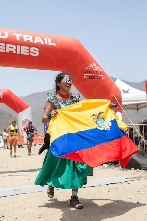 La bandera de Ecuador flameó en competencia internacional.