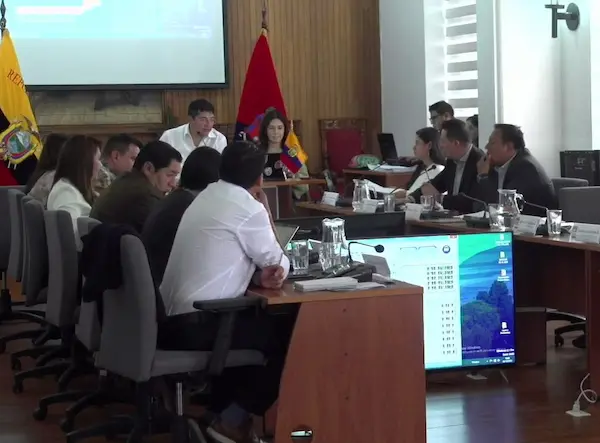 Directores del Municipio Riobamba deberán justificar faltas