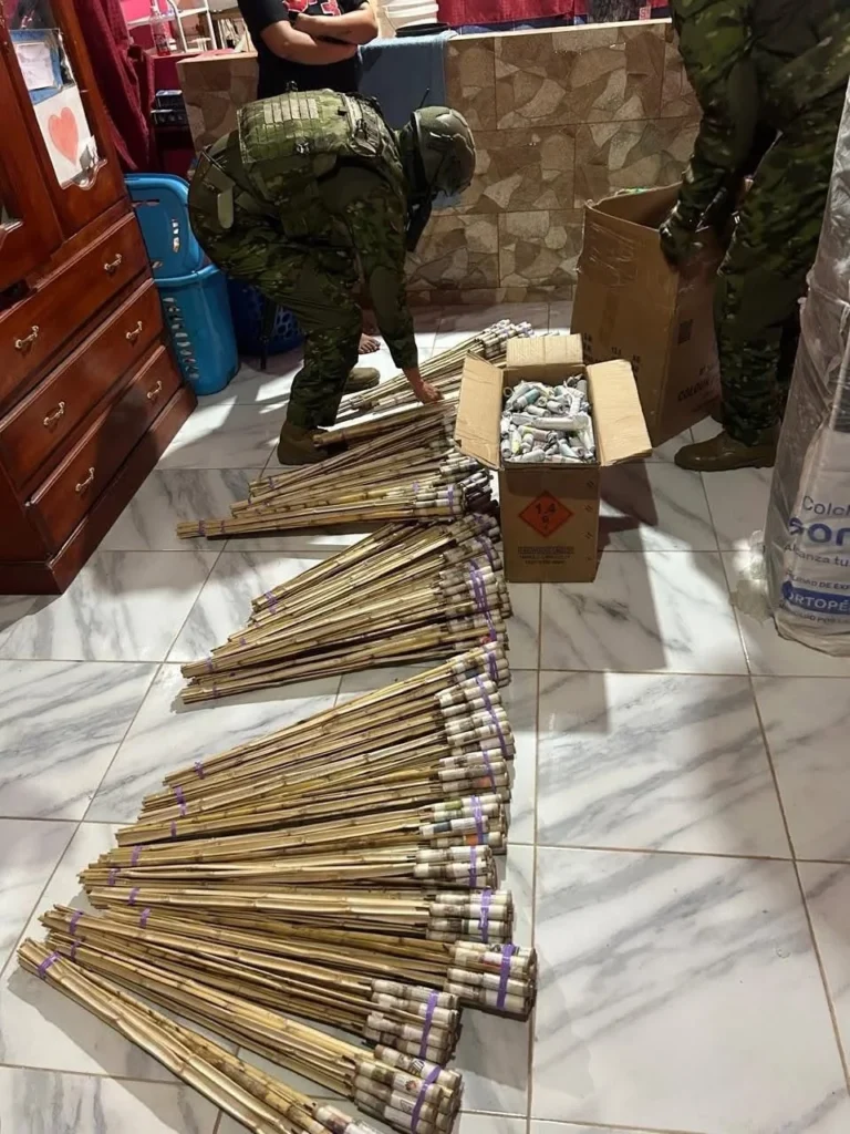 Ejército decomisa material pirotécnico almacenado en Bolívar.