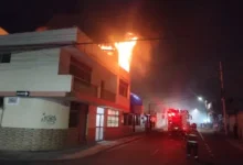 Bomberos atienden incendio estructural en Riobamba