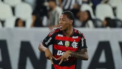 Gonzalo Plata entrego canastas y regalos en el sur de Guayaquil.