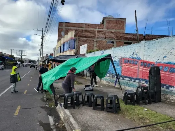 Municipio Riobamba quiere regular la venta de puestos en desfiles