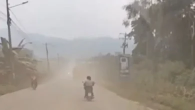 Polvo en la vía afecta la salud de habitantes de Caluma.