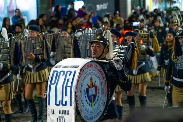 Riobamba en aprobación de ordenanza que institucionaliza Desfile Cívico de Exalumnos