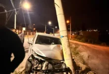 Chocó contra un poste en Santa Teresita - Guano