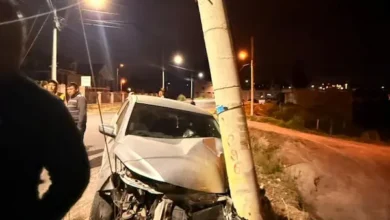 Chocó contra un poste en Santa Teresita - Guano