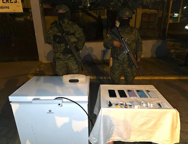 Objetos que encontraron en operativo