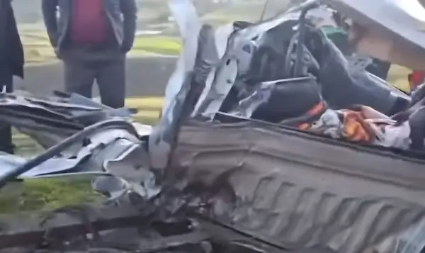 Fierros retorcidos daban cuenta de la brutalidad del impacto