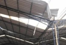 Huracán rompió el techo del Mercado Mayorista en Riobamba