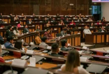 Estudiantes de Riobamba realizan simulación en la asamblea