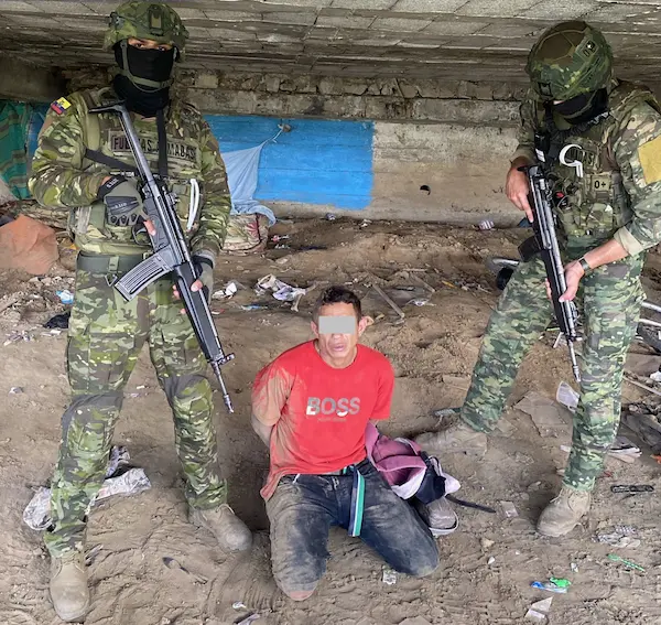 Operación militar en Babahoyo deja detenido a alias “Gago” de Los Lobos