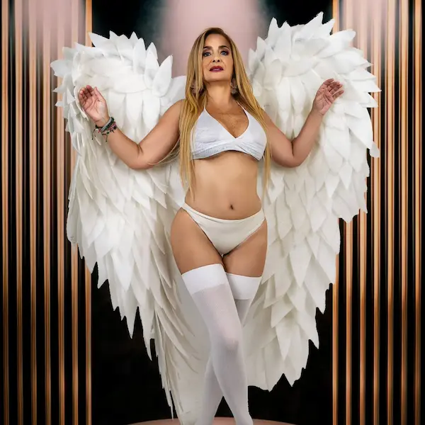 Marian Sabaté sorprende con sesión fotográfica atrevida a sus 59 años