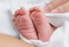 Bebé de 6 meses muere tras golpiza de su padre